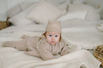 Baby-Mütze „Schaf“ mit Stickerei; beige